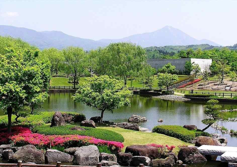 城市绿肺 园林绿化对生态环境与人类福祉的双重价值