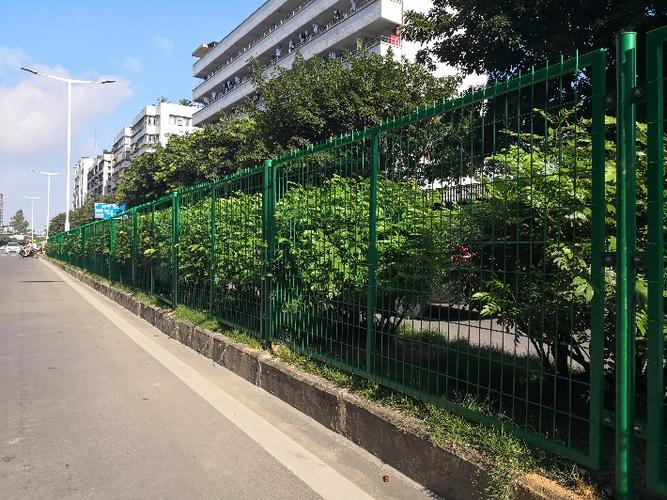江门道路围栏生产厂家定制绿化带隔离护栏网款式图片及园林绿化应用